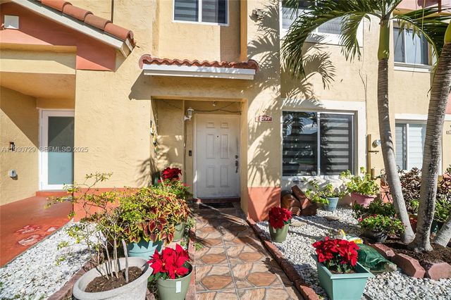 5297 NW 190th Ln, Miami Gardens, FL 33055