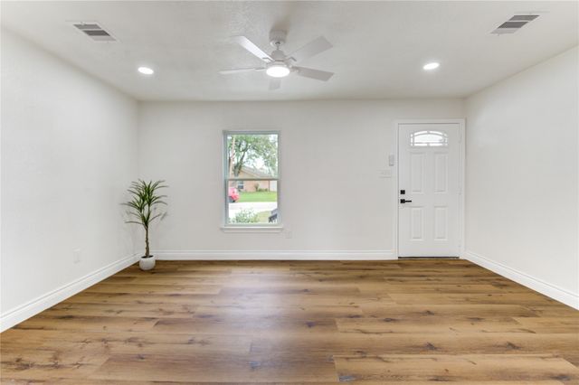 2407 36th Avenue N, Texas City, TX 77590