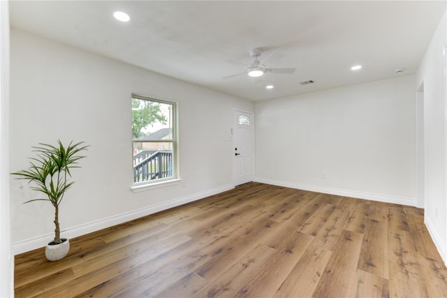 2407 36th Avenue N, Texas City, TX 77590