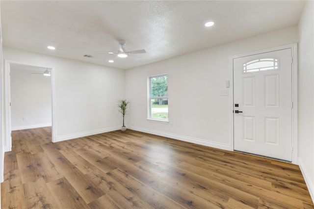 2407 36th Avenue N, Texas City, TX 77590