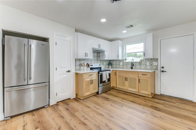 2407 36th Avenue N, Texas City, TX 77590