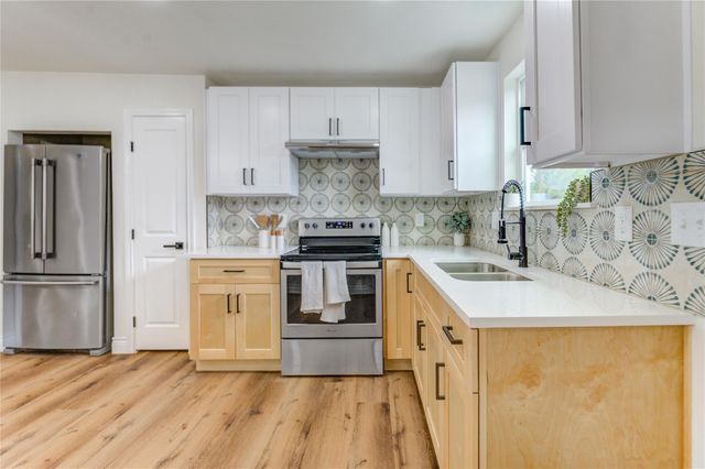 2407 36th Avenue N, Texas City, TX 77590