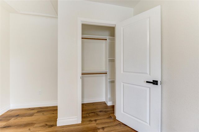 2407 36th Avenue N, Texas City, TX 77590