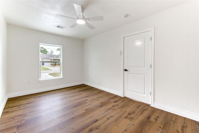 2407 36th Avenue N, Texas City, TX 77590