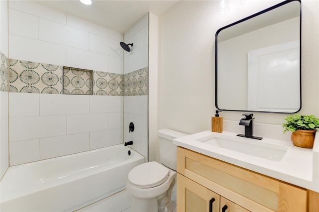 2407 36th Avenue N, Texas City, TX 77590