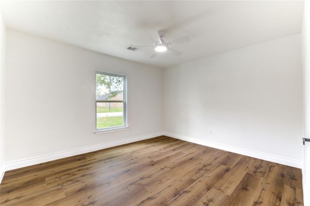 2407 36th Avenue N, Texas City, TX 77590