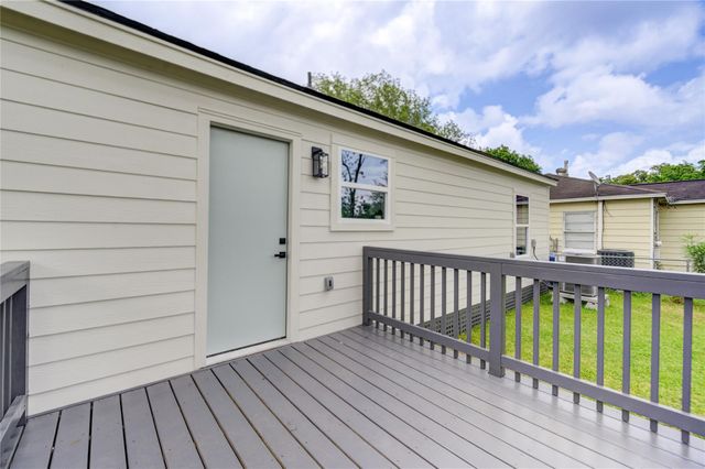 2407 36th Avenue N, Texas City, TX 77590