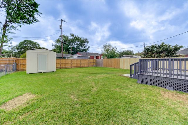 2407 36th Avenue N, Texas City, TX 77590