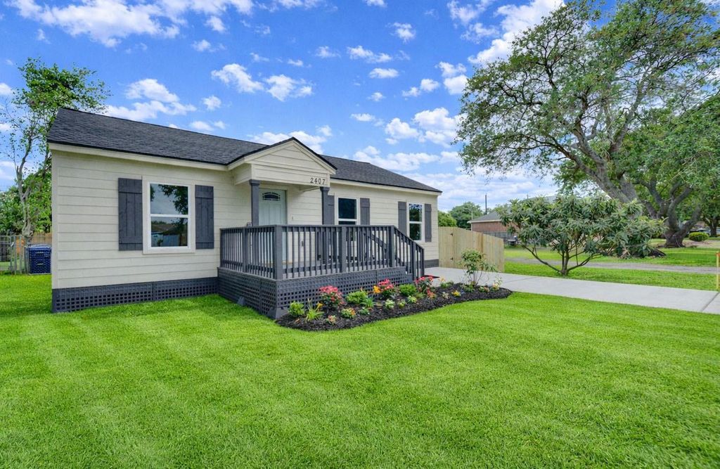 2407 36th Avenue N, Texas City, TX 77590