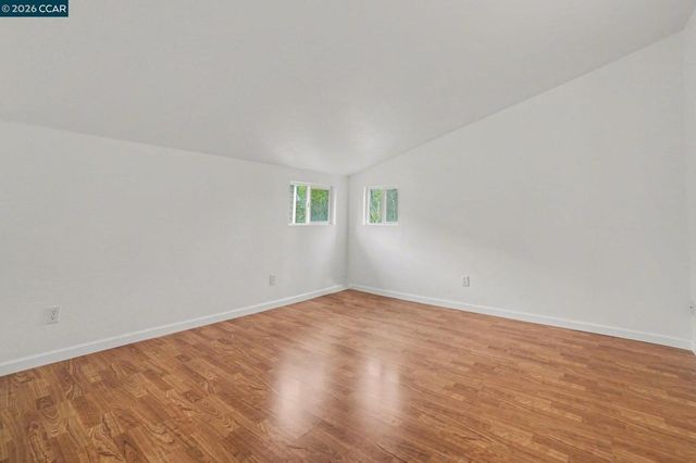 933 933 Country Run Dr, Martinez, CA 94553