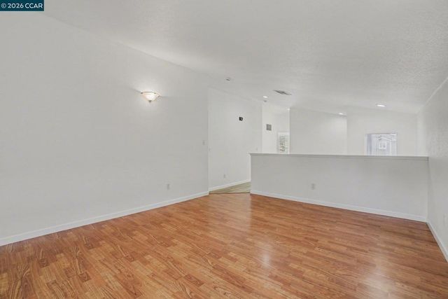 933 933 Country Run Dr, Martinez, CA 94553