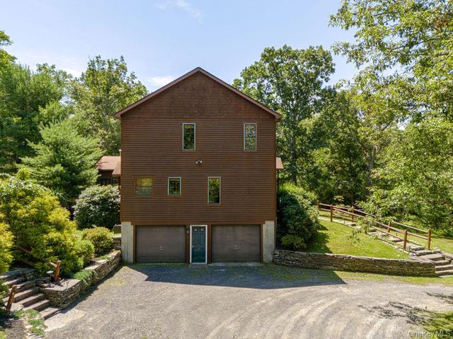 490 Peak Road, Stone Ridge, NY 12484