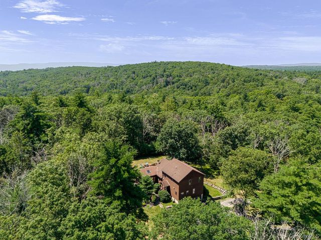 490 Peak Road, Stone Ridge, NY 12484