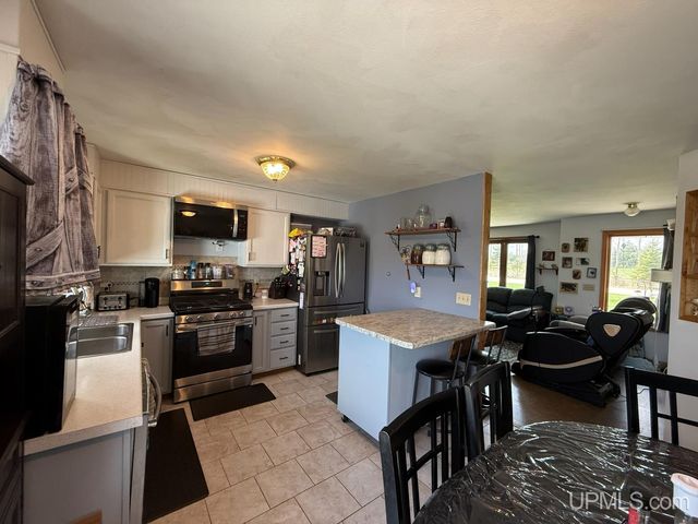 N7474 White Clover Road, Manawa, WI 54949
