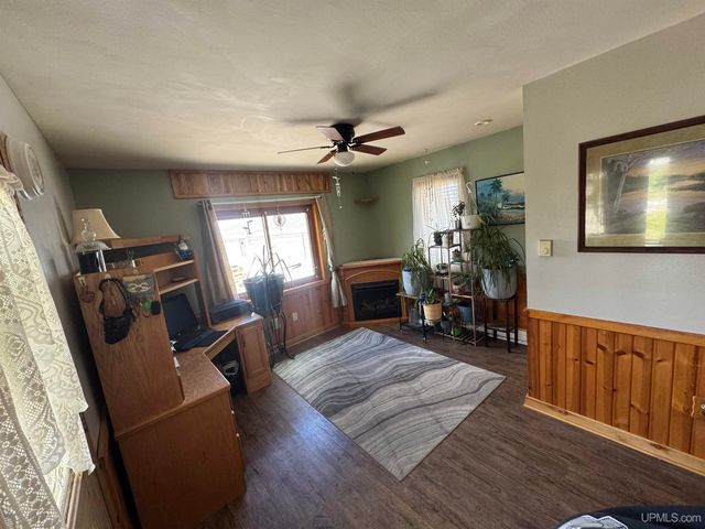 N7474 White Clover Road, Manawa, WI 54949