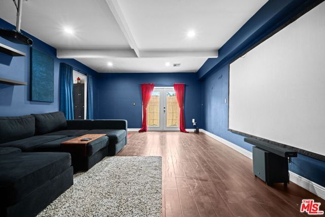 11143 Califa Street, Los Angeles, CA 91601