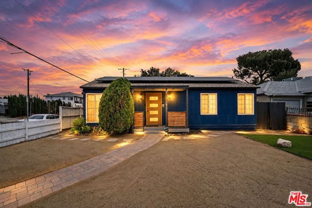 11143 Califa Street, Los Angeles, CA 91601