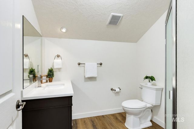 6191 N Bandon Pl, Garden City, ID 83714
