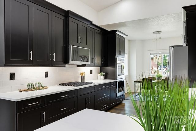 6191 N Bandon Pl, Garden City, ID 83714