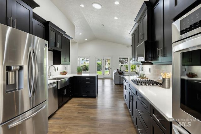 6191 N Bandon Pl, Garden City, ID 83714
