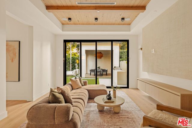 4317 Elmer Avenue, Studio City, CA 91602