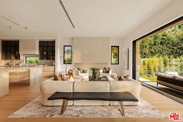 4317 Elmer Avenue, Studio City, CA 91602