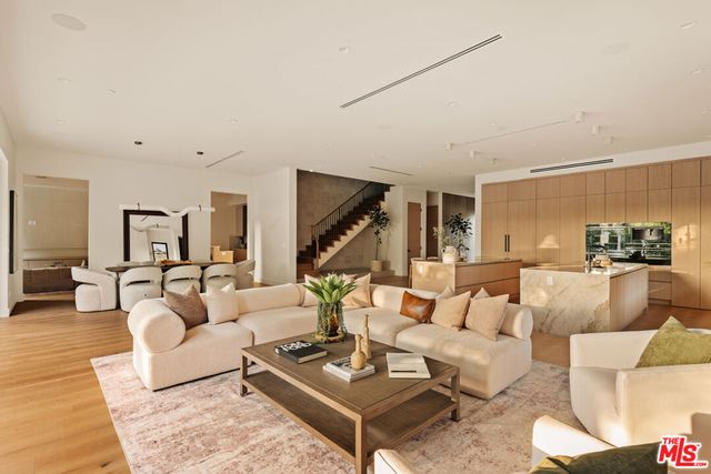 4317 Elmer Avenue, Studio City, CA 91602