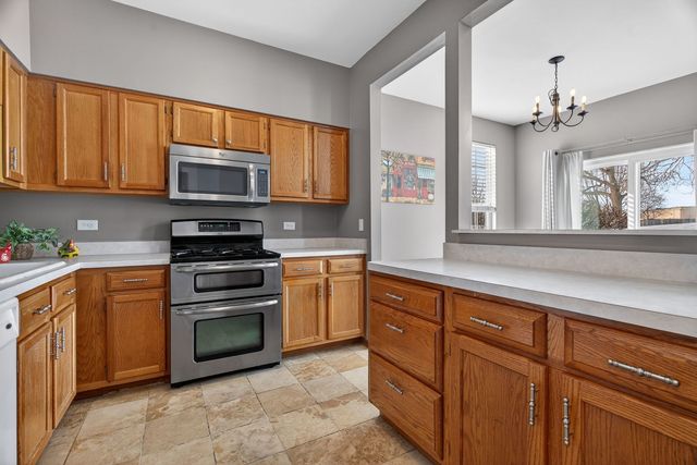 2167 ROSSITER Parkway, Plainfield, IL 60586