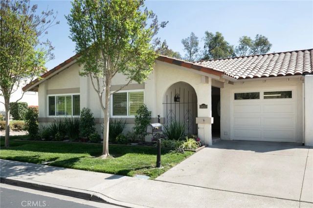28052 Via Congora, Mission Viejo, CA 92692