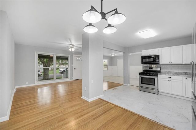 2700 Englewood Terrace, Independence, MO 64052