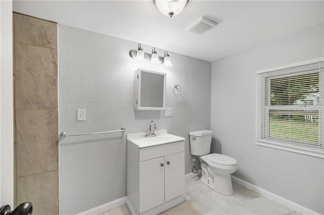 2700 Englewood Terrace, Independence, MO 64052