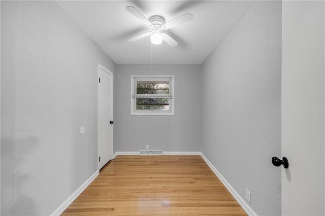 2700 Englewood Terrace, Independence, MO 64052