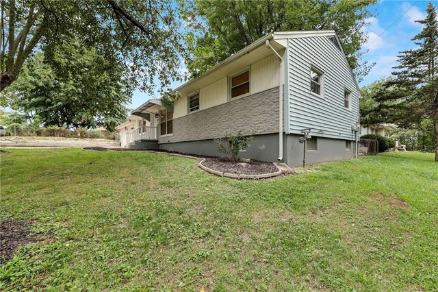 2700 Englewood Terrace, Independence, MO 64052