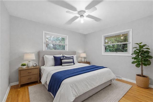 2700 Englewood Terrace, Independence, MO 64052