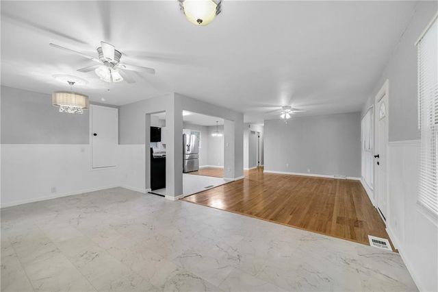 2700 Englewood Terrace, Independence, MO 64052