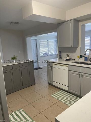 2705 SE 17TH AVE, Cape Coral, FL 33904