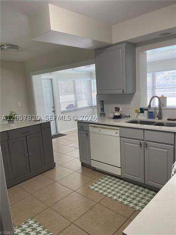 2705 SE 17TH AVE, Cape Coral, FL 33904