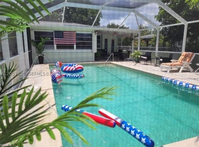 2705 SE 17TH AVE, Cape Coral, FL 33904