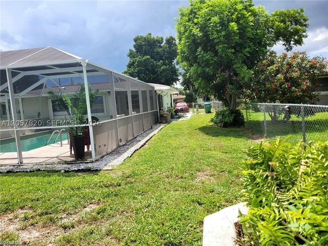 2705 SE 17TH AVE, Cape Coral, FL 33904
