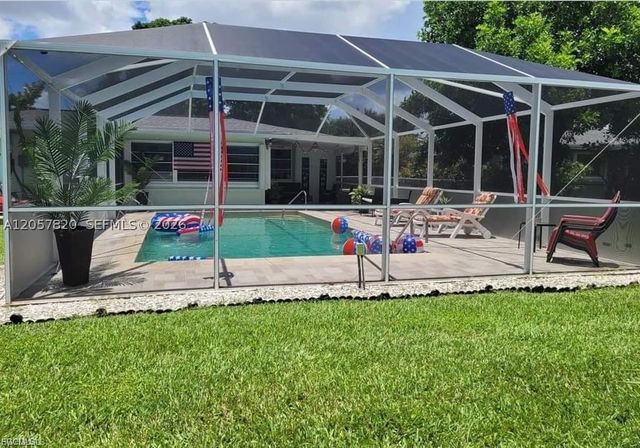 2705 SE 17TH AVE, Cape Coral, FL 33904