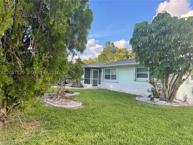 2705 SE 17TH AVE, Cape Coral, FL 33904