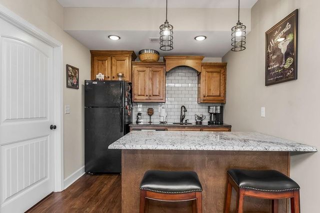 27810 E 133 rd Court, Lee's Summit, MO 64086