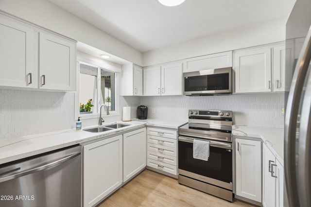 131 N HIGLEY Road 218, Mesa, AZ 85205