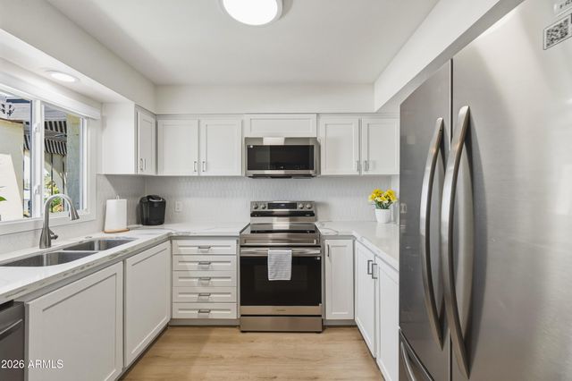 131 N HIGLEY Road 218, Mesa, AZ 85205