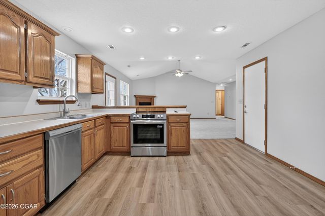 1315 Skyline Drive, Carthage, MO 64836