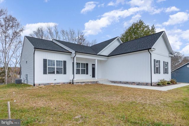 26700 DANIELS POINT DR, Unionville, VA 22567