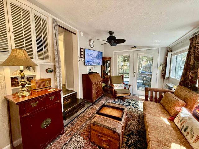 25955 Hwy 243 2, Idyllwild, CA 92549