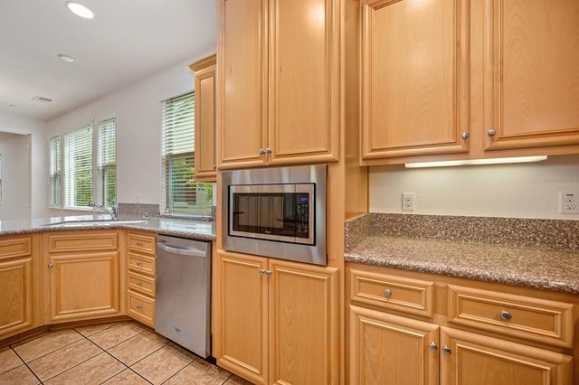 1441 Volonne Dr, Roseville, CA 95747