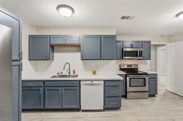 406 Gresham Street, Baytown, TX 77520