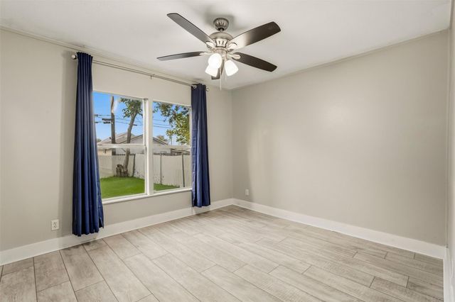 406 Gresham Street, Baytown, TX 77520